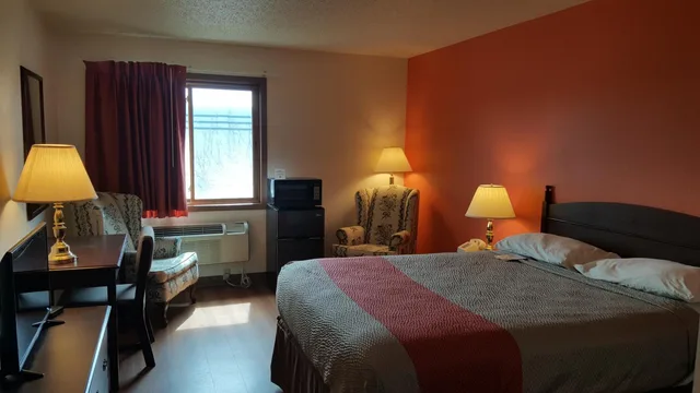 غرفة بسرير كينج لغير المدخنين، Motel6 Saukville, WI 4/10