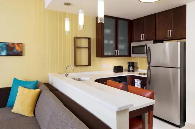 جناح بسرير كينج بغرفة نوم واحدة مع أريكة، Residence Inn By Marriott Oklahoma City Northwest 2/3