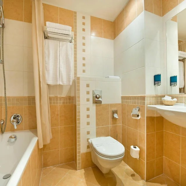 غرفة بسرير مزدوج أو سريرين منفصلين بشرفة، Ea Hotel Rokoko 6/7