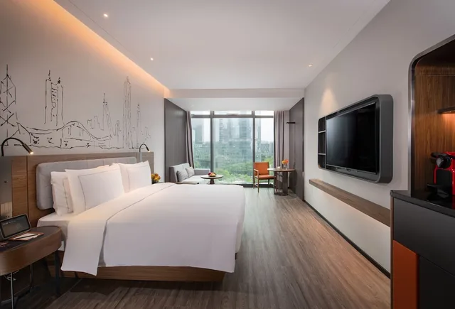 غرفة تنفيذية بسرير كوين، UrCove by Hyatt Shenzhen Bay Eco-Tech Park 1/5