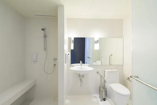 Room, Queen Bed, Stadium View, Accessible, Holiday Inn Express Bangkok Siam 6/7