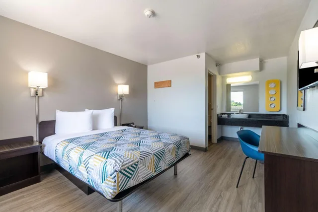 جناح ديلوكس بسرير كوين، Motel6 Rolling Meadows, IL - Chicago Northwest 4/10