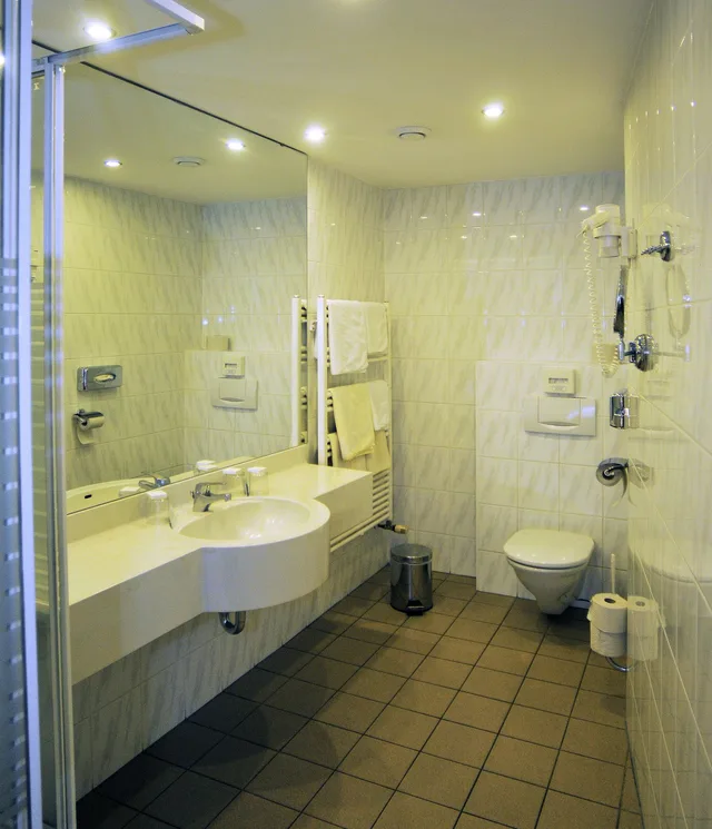 Room, Triple, 1 Double and 1 Single Bed, Hotel Continental 6/7