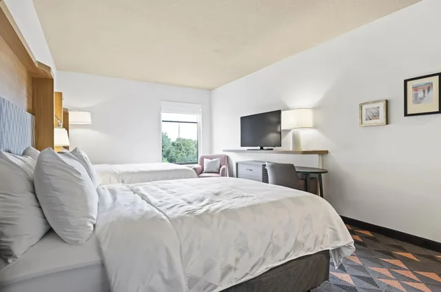 غرفة قياسية بسرير كوين، Holiday Inn St. Petersburg West 5/10