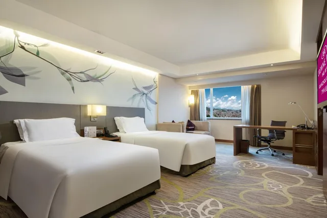 غرفة بريميوم بسرير فردي بإطلالة على المدينة، Crowne Plaza City Centre 2/9