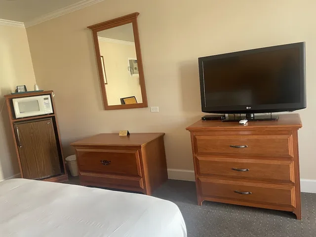 غرفة بسريرين كوين، Howard Johnson by Wyndham Ridgecrest, CA 4/6