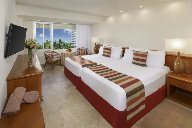 Standard, King Bed, Oasis Palm All Inclusive 5/8