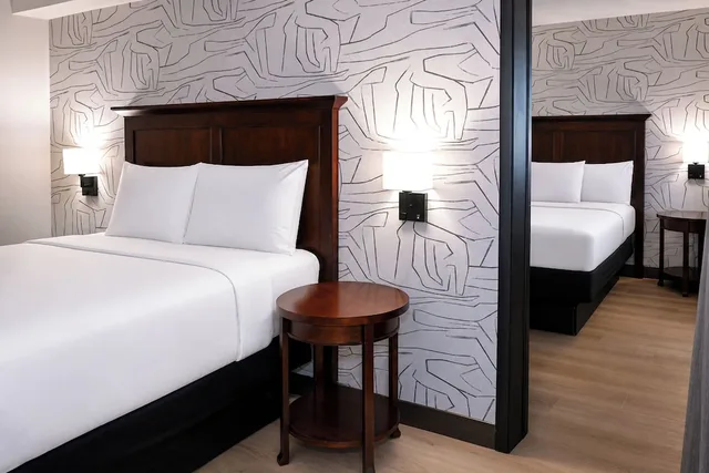 Interior, Water, Family, 2 Queen Beds, Falls View، Clifton Victoria Inn At the Falls 3/5
