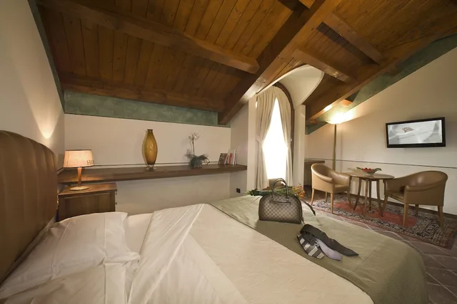 غرفة سوبيريور بسرير مزدوج، Albergo dell Agenzia 1/3