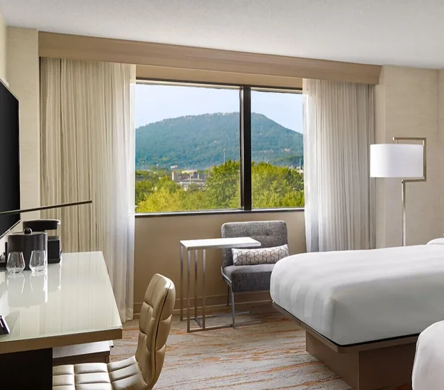 غرفة بسريرين مزدوجين، Chattanooga Marriott Downtown 5/10