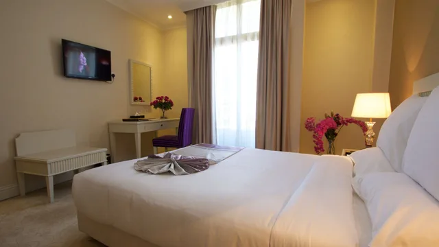 غرفة كلوب بسرير كوين بإطلالة على الجبل بشرفة، Belle Vue Hotel And Spa 2/4