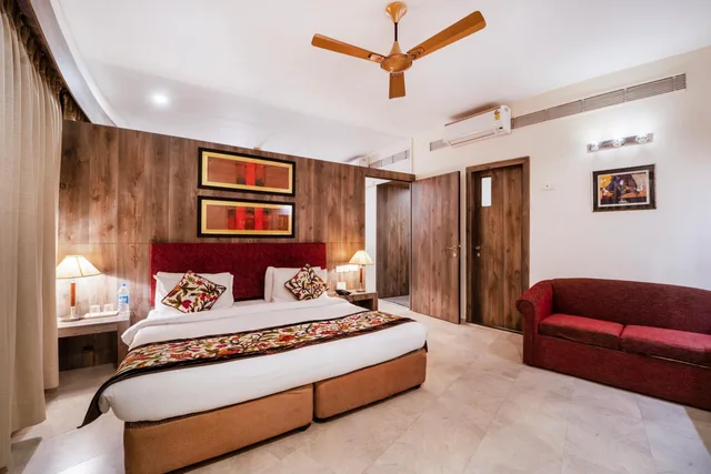 Deluxe, Suite, Double Bed, KC RESIDENCY 2/2