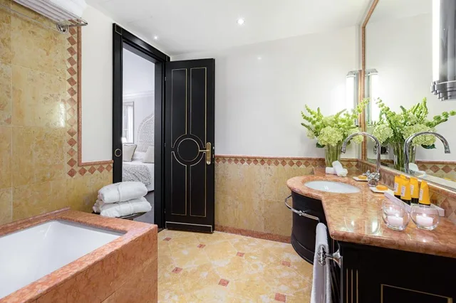 جناح غراند بسرير كوين مع أريكة، Splendid Venice Starhotels Collezione 9/9