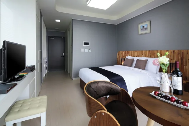 غرفة بسرير كوين تُحدَّد حسب التوفر، Ever8 Serviced Residence 2/2
