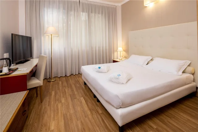 Green, King Bed، Best Western Air Hotel Linate 2/3