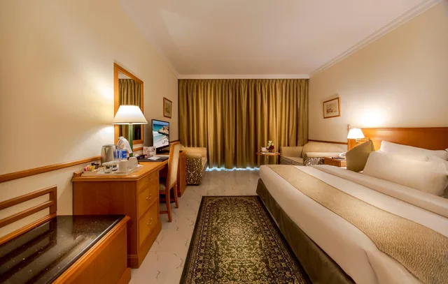 غرفة قياسية بسرير مزدوج أو سريرين منفصلين بإطلالة على الفناء، Golden Tulip Nizwa Hotel 2/10