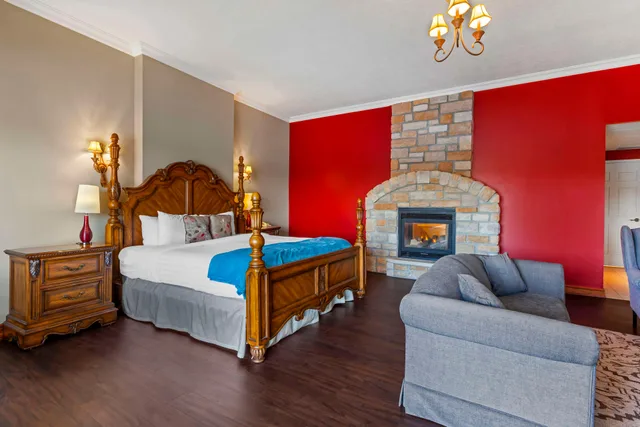 غرفة سيغنتشر بسرير كينج، Christies Mill Waterfront Resort and Spa 10/10
