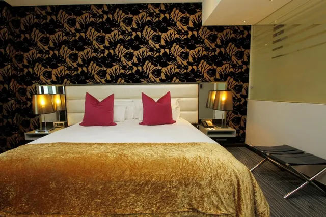 غرفة ديلوكس مفردة بحوض استحمام، Coastlands Umhlanga Hotel 2/4