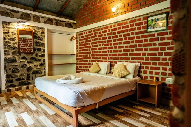 جناح بسرير كينج بإطلالة على الحديقة بشرفة بغرفة نوم واحدة، Zac's Valley Resort 2/9