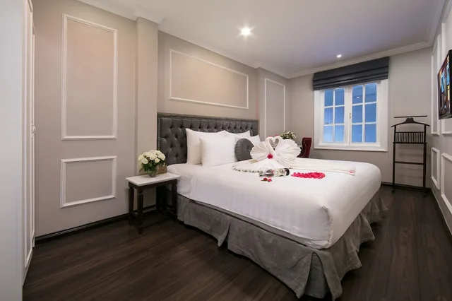 غرفة ديلوكس بسرير كينج، Flora Centre Hotel & Spa 1/5