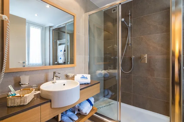 Plus, Classic, 3 Beds، Hotel Sirmione E Promessi Sposi 4/6