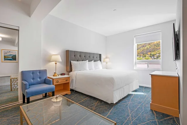 جناح بسرير كينج مع أريكة بمطبخ، Crown Columbia Hotel Bw Premier Collection 1/3