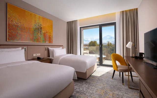 غرفة كلاسيكية بسريرين منفصلين، Swissotel Wellness Resort Alatau Almaty 3/10