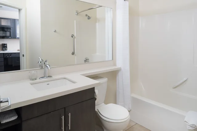 جناح استوديو بسرير كوين، Candlewoods Suites Lacey 2/2