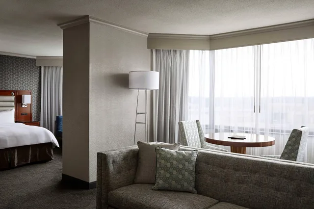 جناح جونيور بسريرين مزدوجين بغرفة نوم واحدة، Crystal Gateway Marriott 4/7