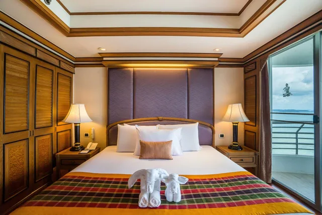 1 Bedroom, Regency, Suite, King Bed، Royal Cliff Grand Hotel 5/10