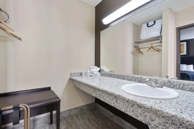 Executive, Single, 2 Queen Beds, Courtyard View, Courtyard Area، ECONOMY INN BARSTOW 10/10