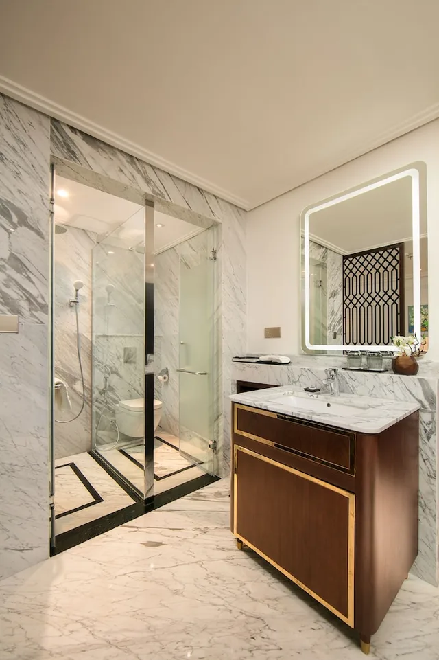 غرفة غراند ديلوكس بسرير كوين، Anatole Hotel Hanoi 6/8