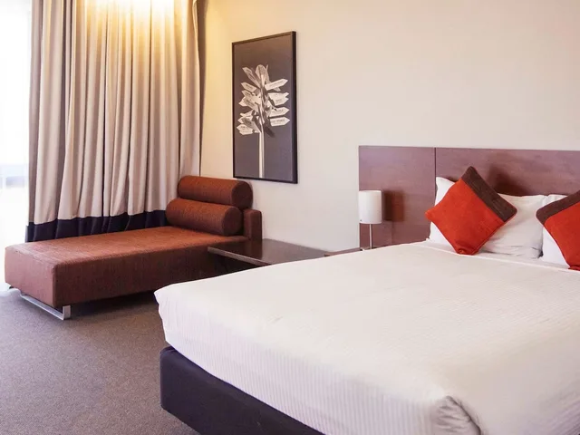 غرفة قياسية بسرير كوين وسرير فردي، ibis Styles Mt Isa Verona 3/6