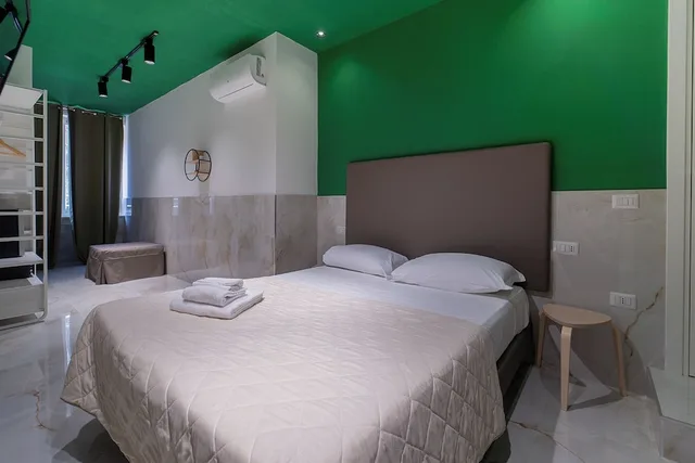 Deluxe, Triple, Queen Bed, City View, Annex, B&B Le 4 Stagioni Dante's Suites 1/4