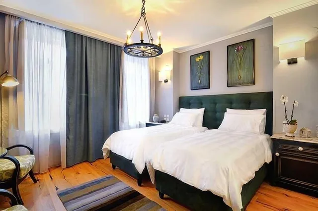 Luxury, Double Bed, Hotel Antique 5/10