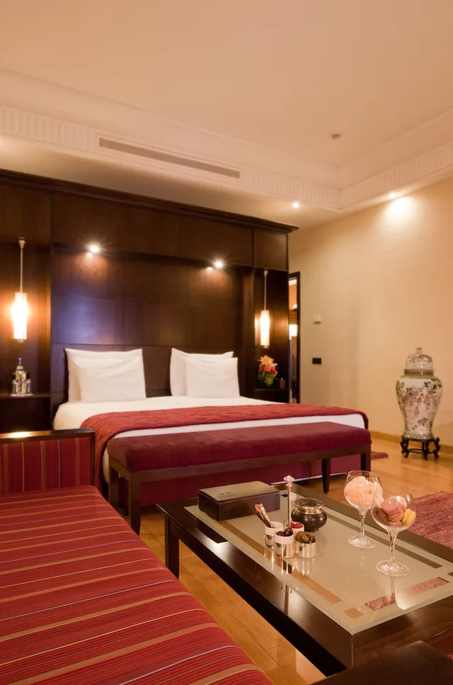 جناح بريميوم بسرير كينج بإطلالة على المسبح، Kenzi Menara Palace 3/8