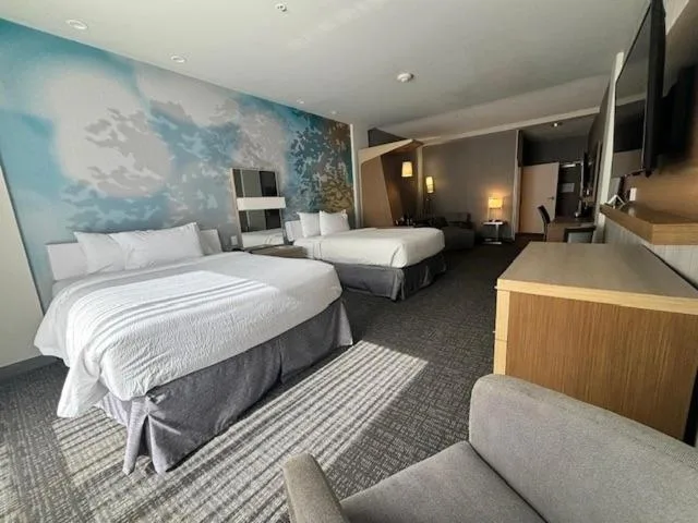 غرفة بسريرين كوين بحوض استحمام لذوي الإعاقة، COURTYARD BY MARRIOTT DEPTFORD 2/5