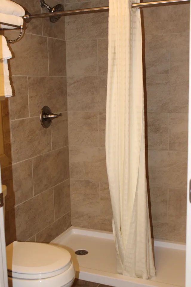 Standard, 2 Queen Beds, Partial Lake View، Best Western Plus Concord Inn 5/6