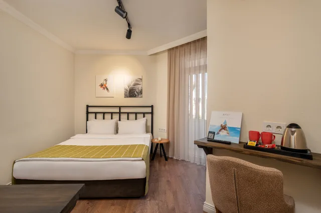 Standard, Double Bed, Azuu Boutique Hotel 3/9