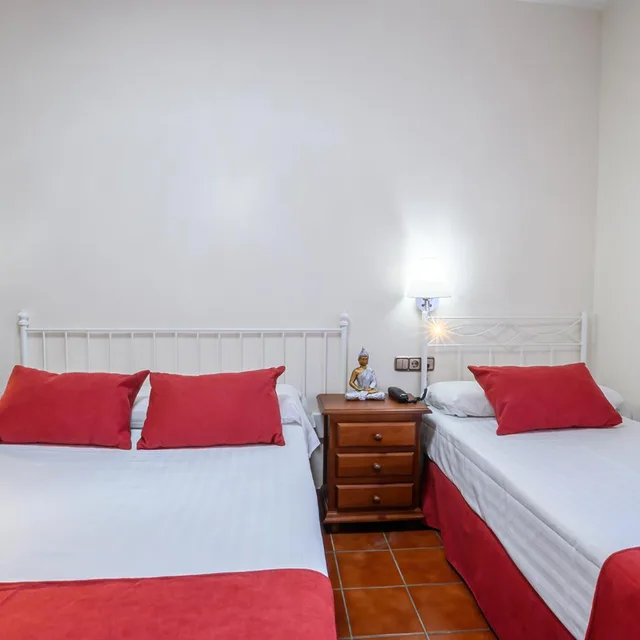 غرفة عائلية، Hotel H28 Camas 8/9