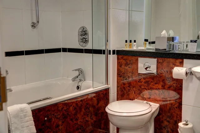 غرفة قياسية بسرير مزدوج، Hellaby Hall Hotel, BW Signature Collection 3/4