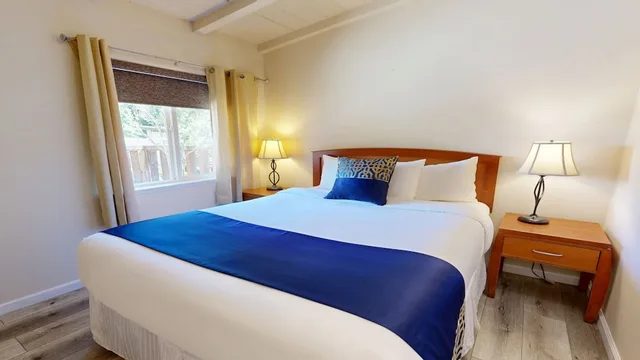 2 Bedrooms, Cottage, King and Queen Bed, Valley View, Kitchen، West Sonoma Inn and Spa 1/7