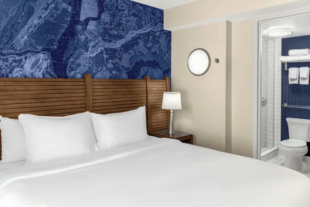 غرفة بسرير كينج في طابق مرتفع، Fairfield Inn New York Manhattan Financial District 1/2