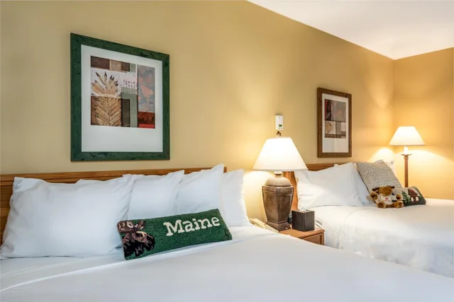 غرفة قياسية بسرير كوين، Grand Summit Hotel 3/7