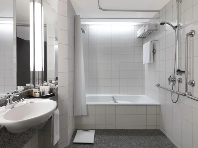 City, Premium, King Bed, with View, Lounge Access, High Floor، Crowne Plaza Auckland 4/6