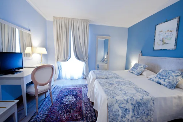 غرفة قياسية بسرير كوين، Ostuni Palace 2/5