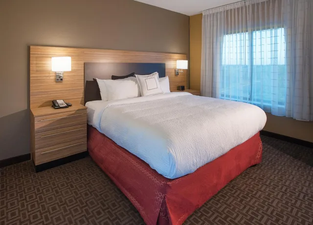 استوديو بسرير كينج مع أريكة بحوض استحمام لذوي الإعاقة، Towneplace Suites Minneapolis Mall of America 2/10