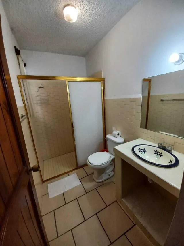 غرفة رباعية، Hotel Casablanca 3/3