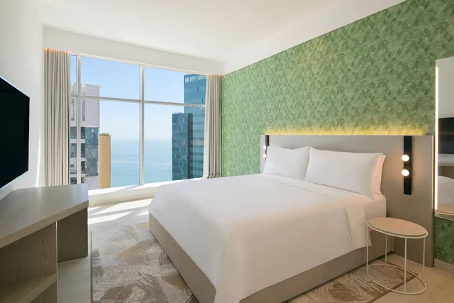 شقة بغرفة نوم واحدة بإطلالة جزئية على البحر، Element West Bay Doha 2/5
