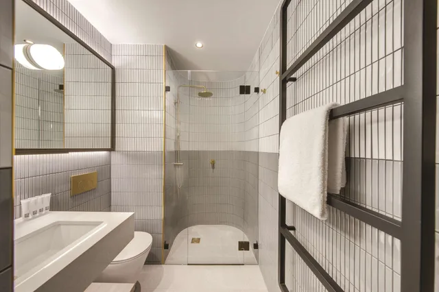 غرفة ديلوكس بسرير كينج أو سريرين منفصلين، Vibe Hotel Sydney Darling Harbour 4/7